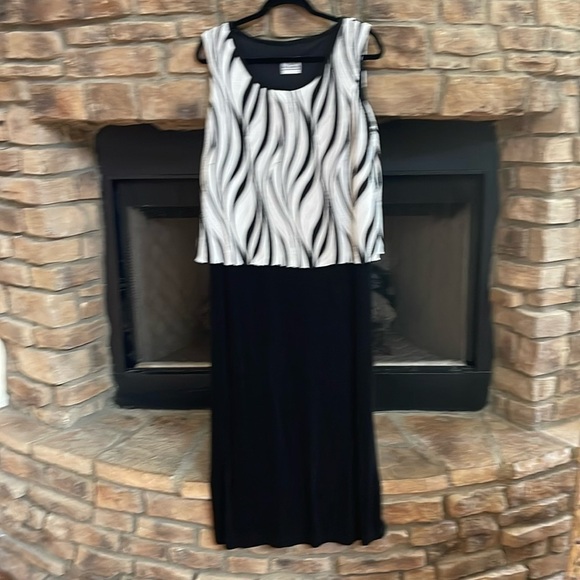 NWOT R & M Richards black and white sleeveless striped long gown. Size XXL - Picture 1 of 4